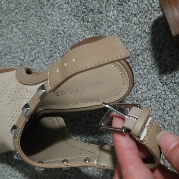 Marc Fisher Beige Suede Heeled Sandals 6M - Picture 7 of 10